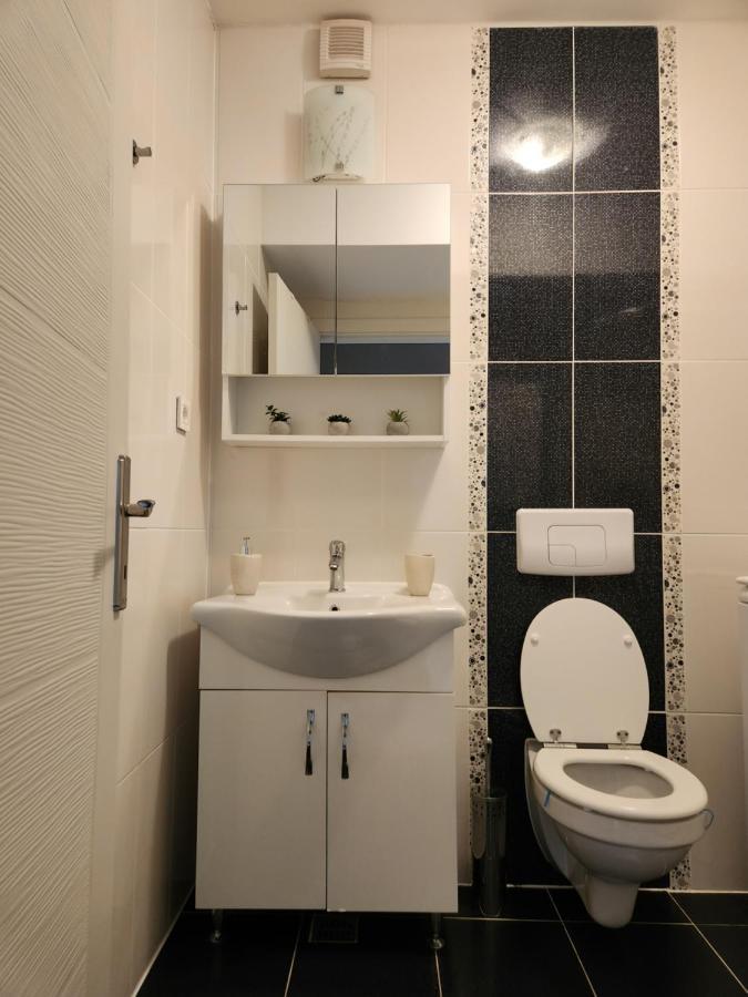 Airport Apartment Otopeni Exterior photo